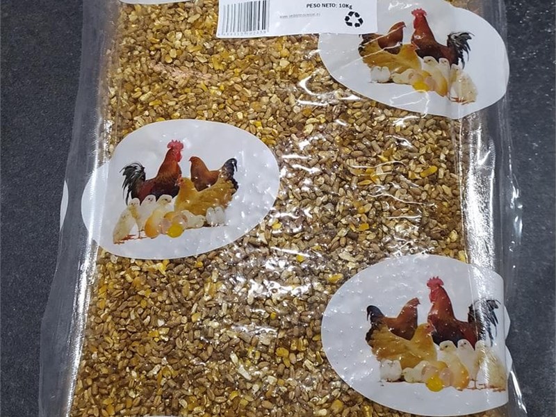 MEZCLA DE CEREALES PARA AVES DE CORRAL